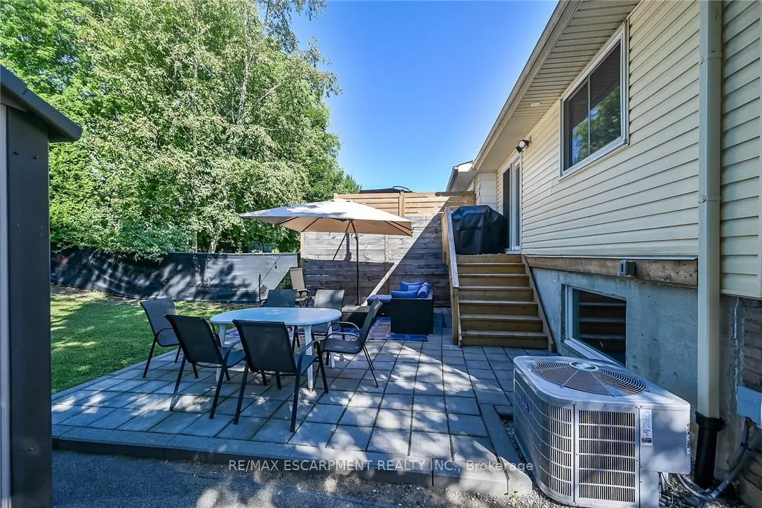 Photo 30 of 158 Wendover Drive, Hamilton, Fessenden — HOMEH