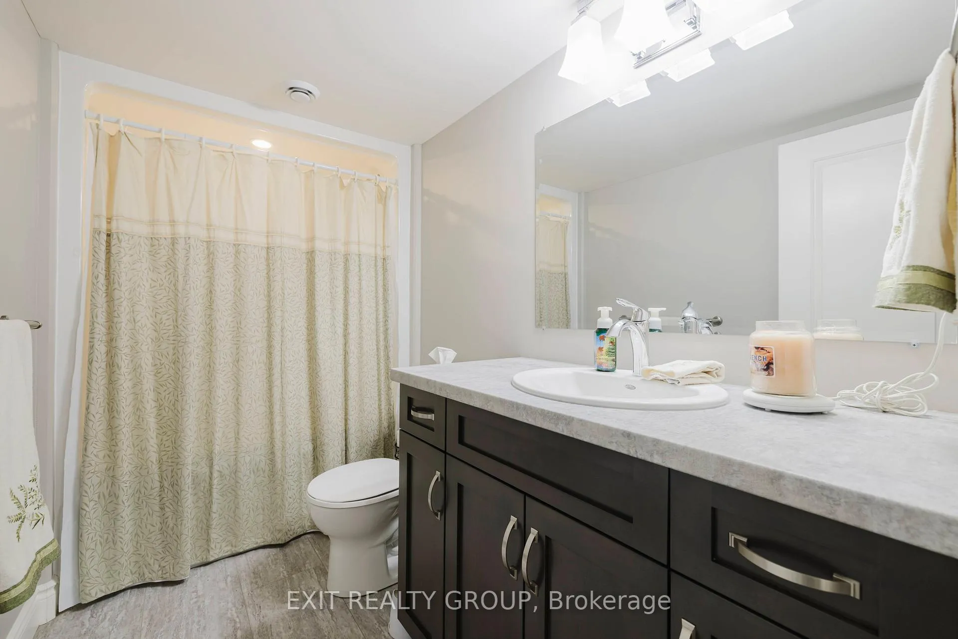 Photo 24 of 53 Hampton Ridge Drive, Belleville, Belleville Ward — HOMEH