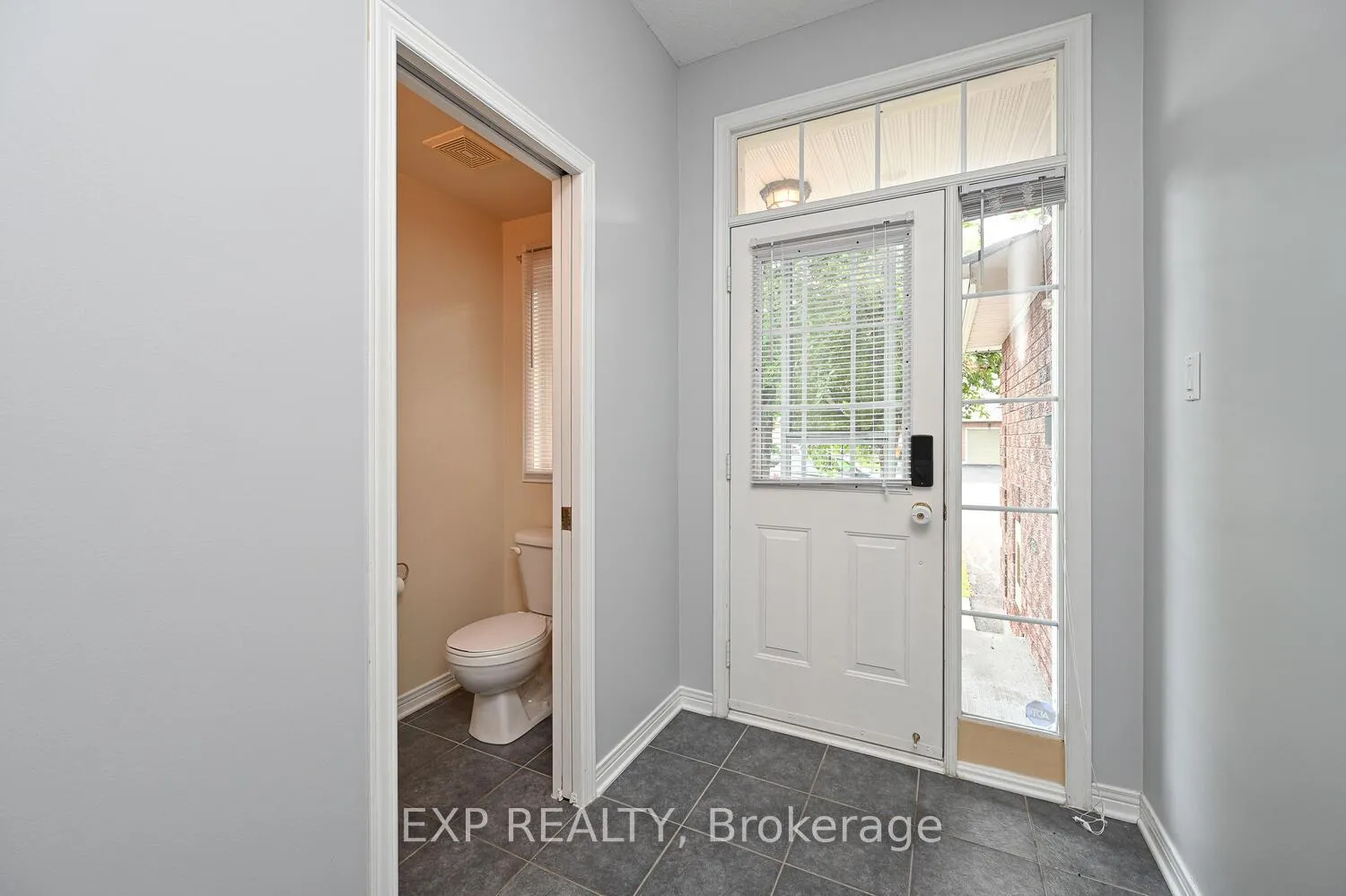 Photo 2 of 677 Wildshore Crescent, Ottawa — HOMEH