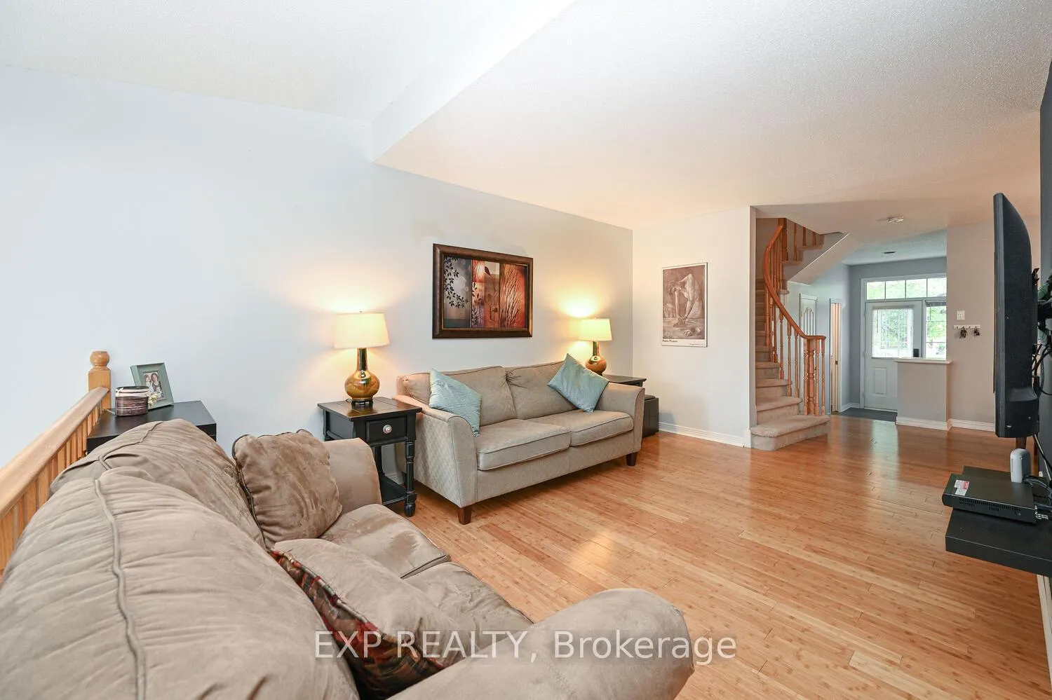 Photo 6 of 677 Wildshore Crescent, Ottawa — HOMEH