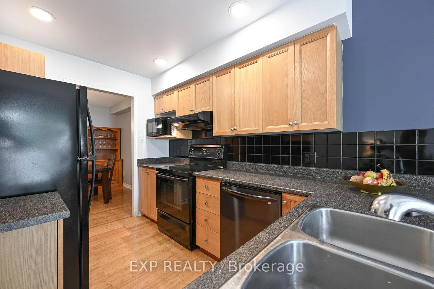 Photo 9 of 677 Wildshore Crescent, Ottawa — HOMEH