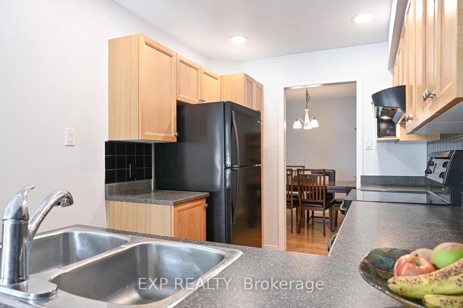Photo 11 of 677 Wildshore Crescent, Ottawa — HOMEH