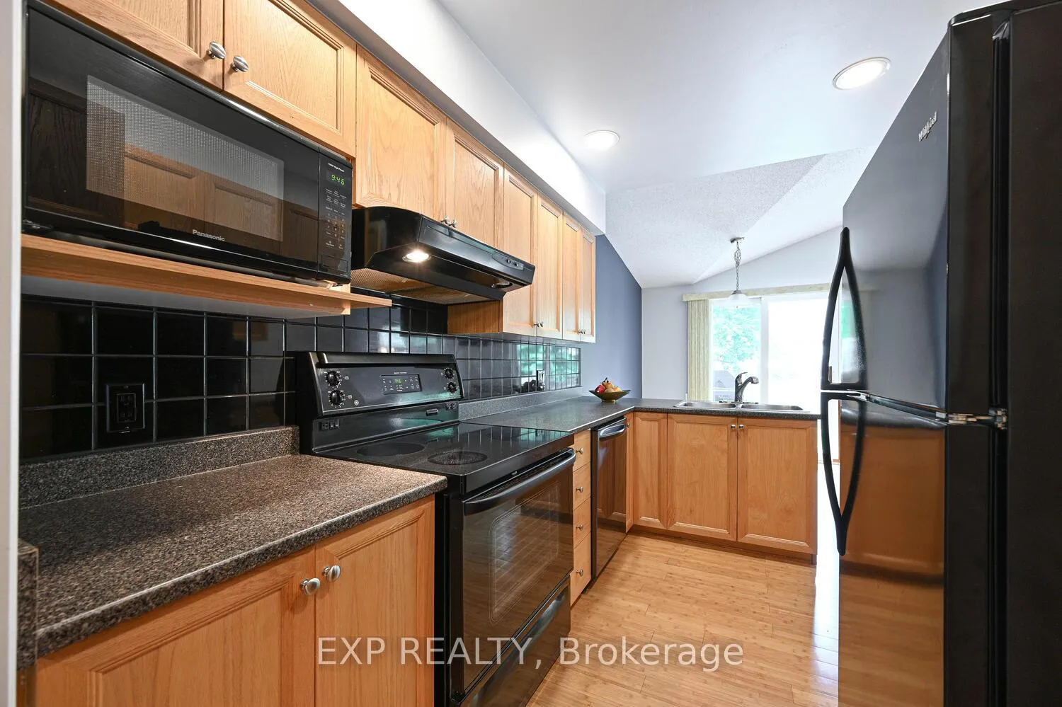 Photo 13 of 677 Wildshore Crescent, Ottawa — HOMEH