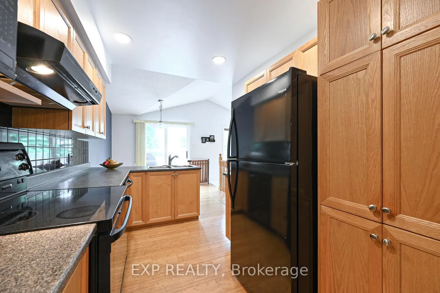 Photo 14 of 677 Wildshore Crescent, Ottawa — HOMEH