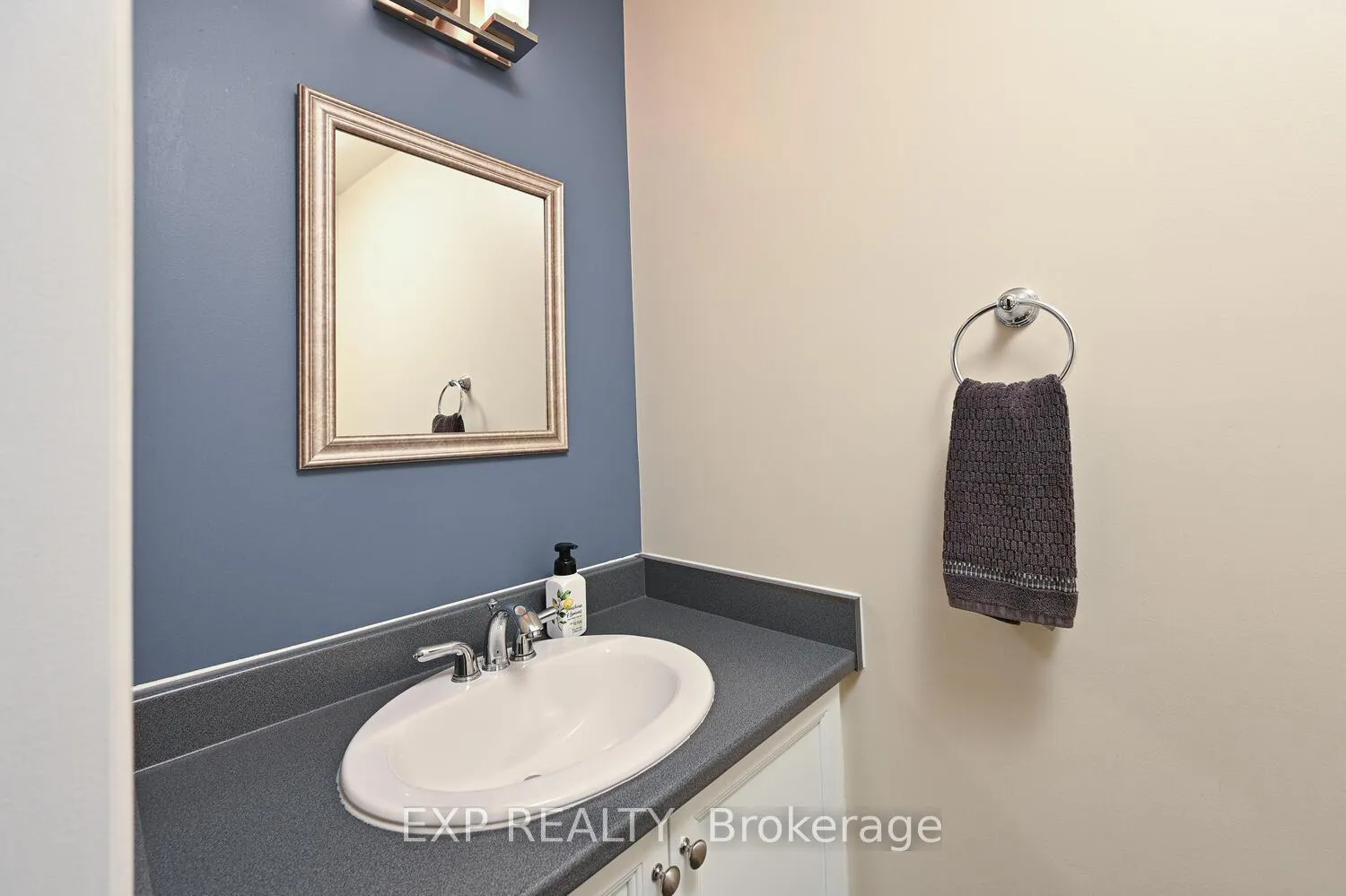 Photo 17 of 677 Wildshore Crescent, Ottawa — HOMEH