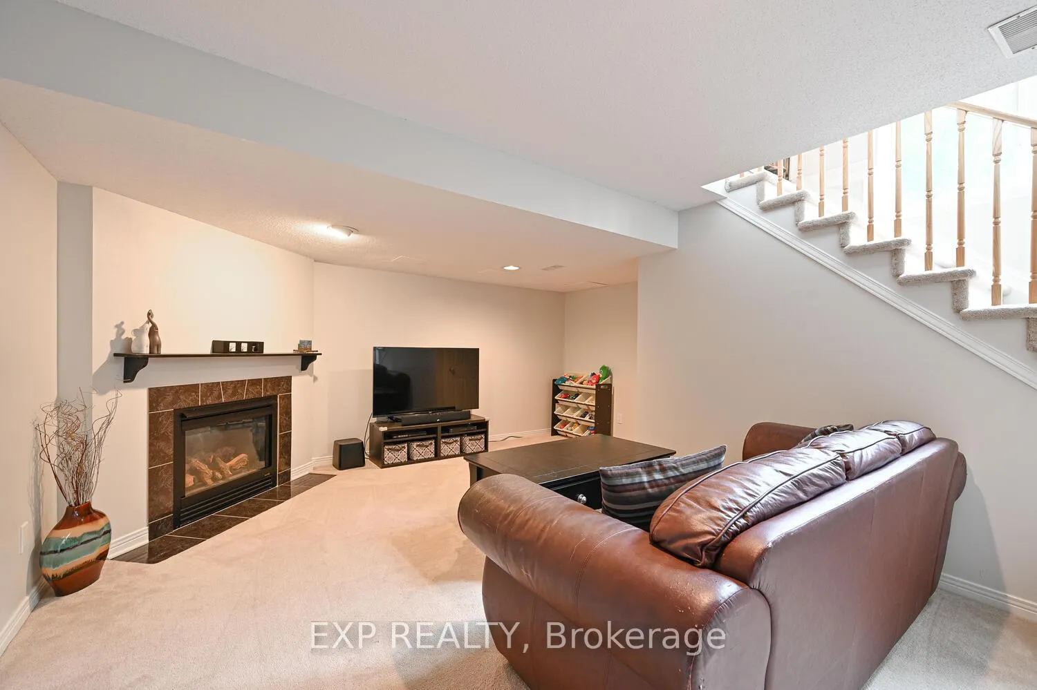 Photo 30 of 677 Wildshore Crescent, Ottawa — HOMEH