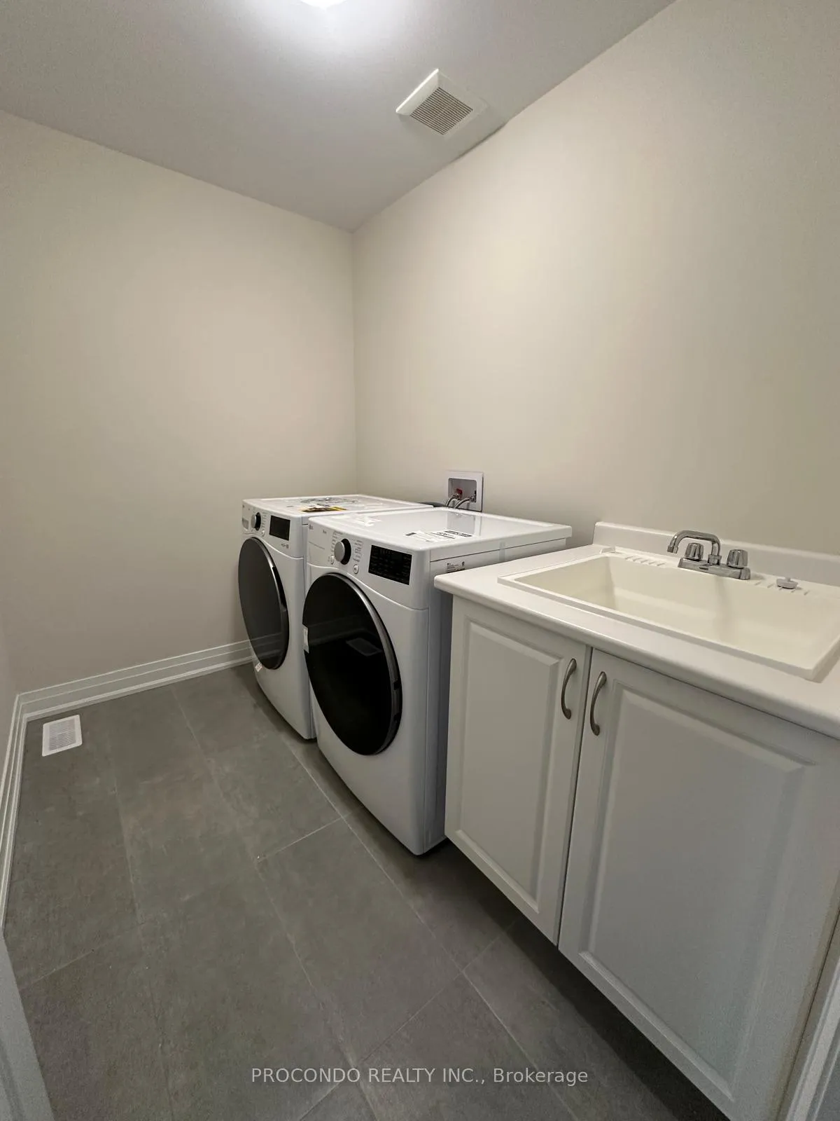 Photo 17 of 14 John Rolph Street, Markham, Cornell — HOMEH