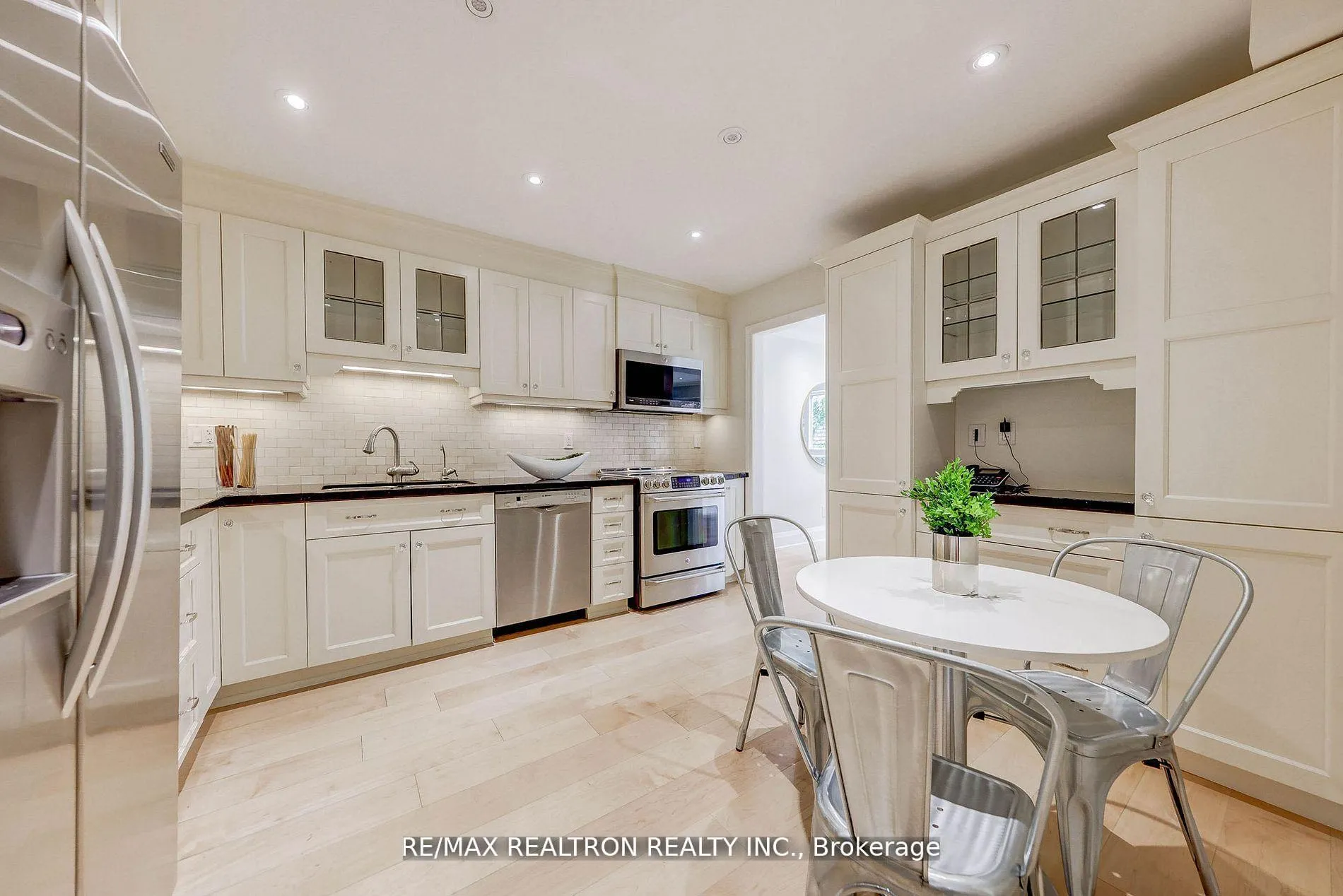 Photo 9 of 14 Anvil Millway, North York, St. Andrew-Windfields — HOMEH