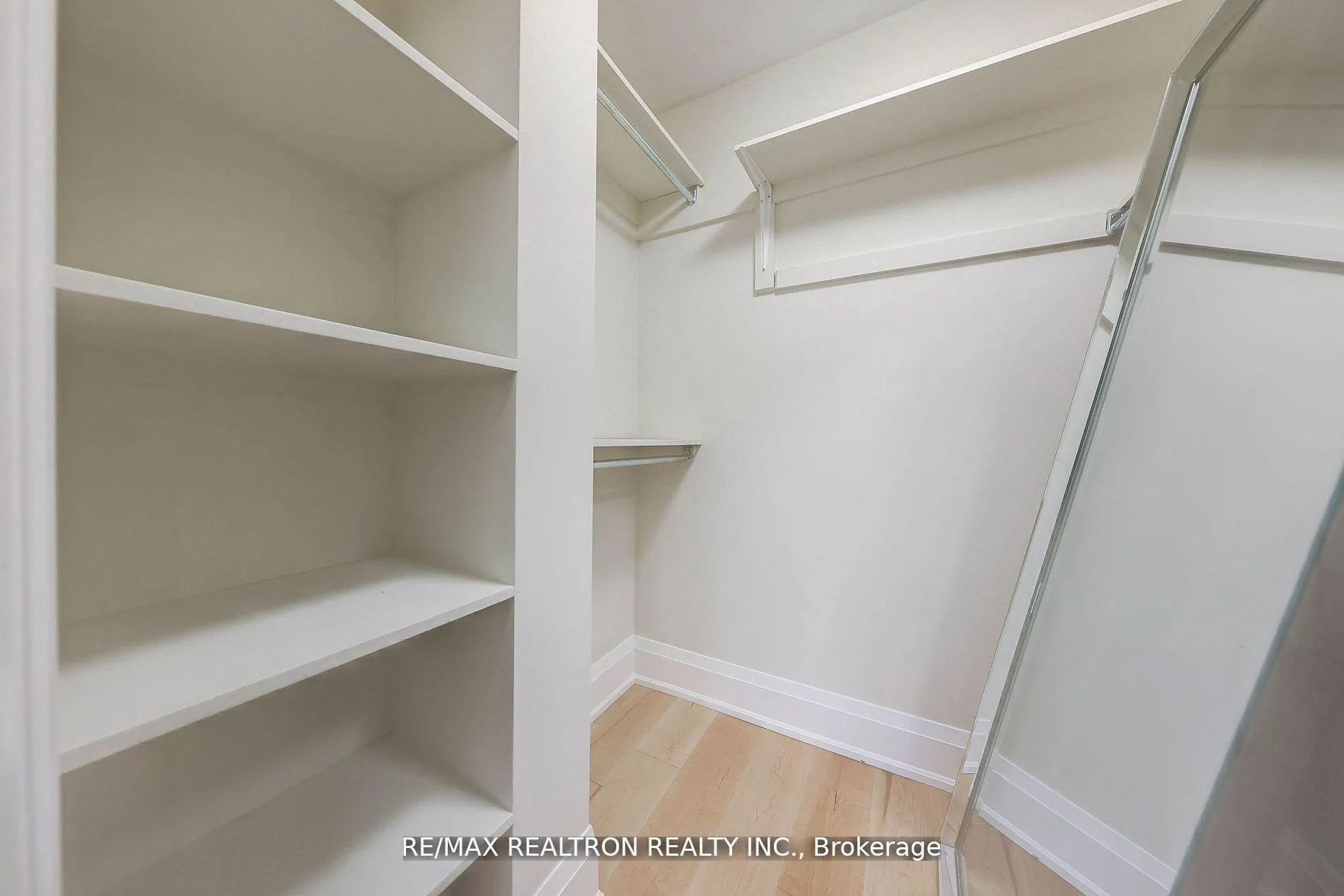 Photo 15 of 14 Anvil Millway, North York, St. Andrew-Windfields — HOMEH