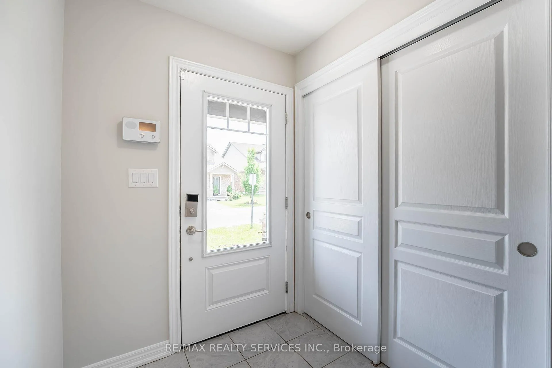 Photo 3 of 7619 Green Vista Gate, Niagara Falls, Oldfield — HOMEH