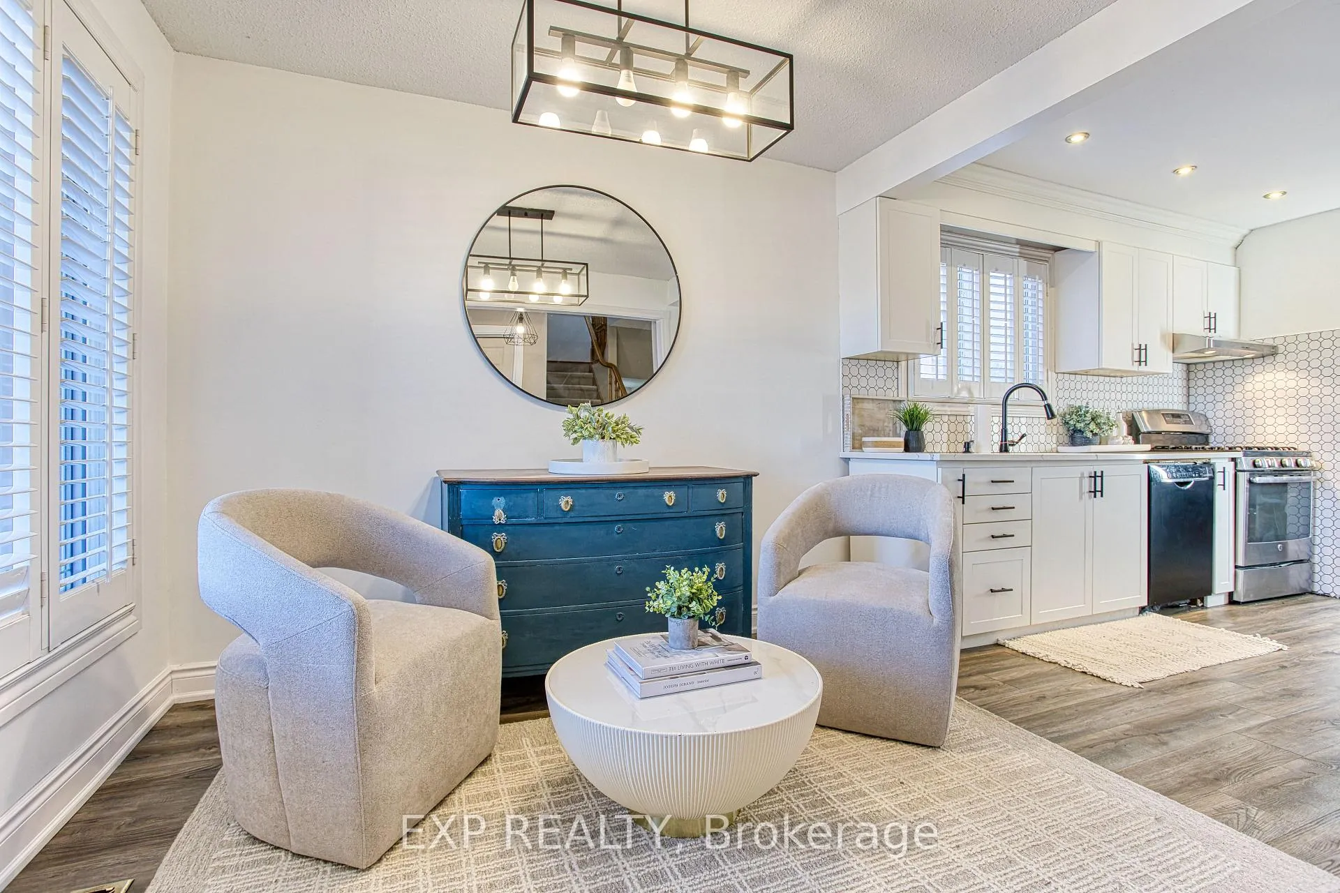 Photo 4 of 39 Regis Court, Hamilton, Stoney Creek — HOMEH