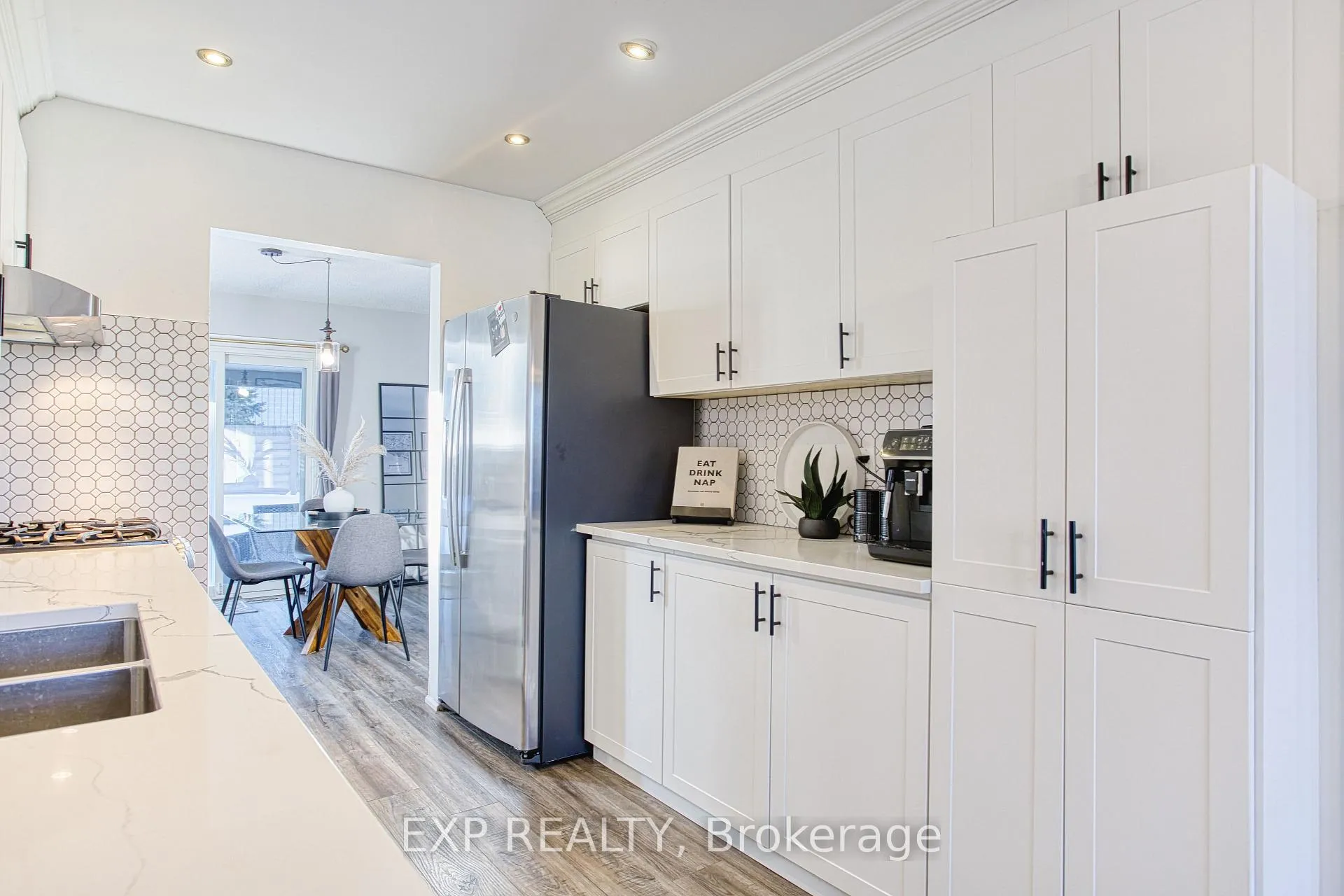 Photo 8 of 39 Regis Court, Hamilton, Stoney Creek — HOMEH