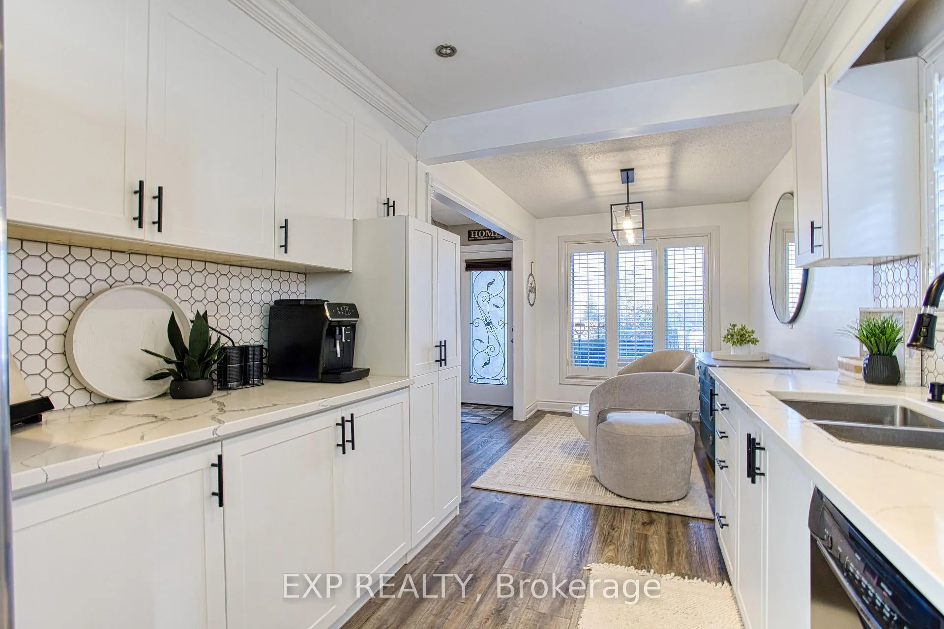 Photo 10 of 39 Regis Court, Hamilton, Stoney Creek — HOMEH