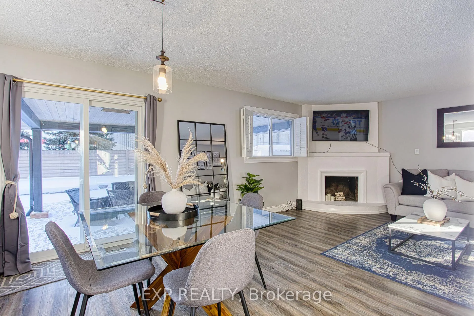 Photo 12 of 39 Regis Court, Hamilton, Stoney Creek — HOMEH