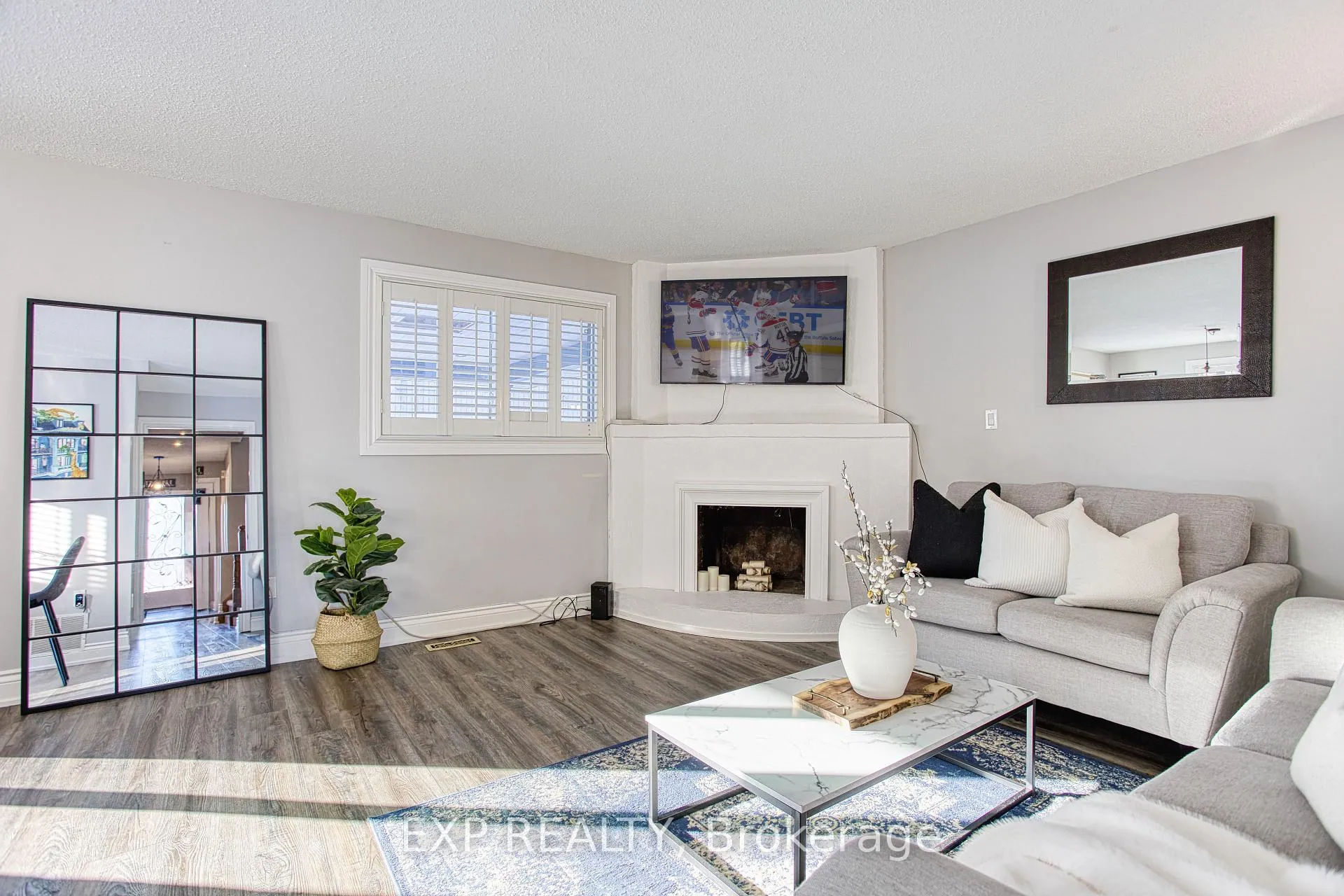 Photo 15 of 39 Regis Court, Hamilton, Stoney Creek — HOMEH