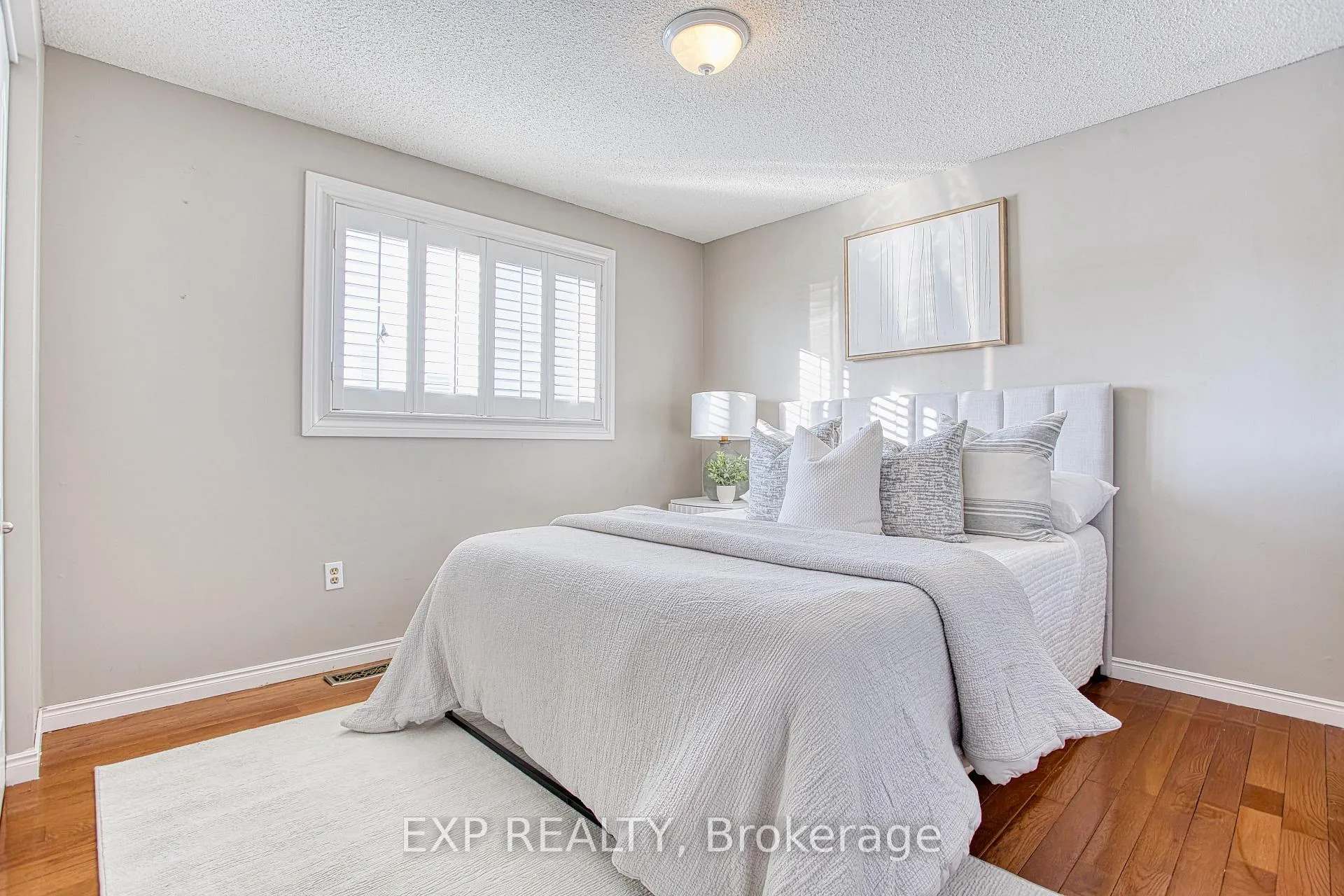 Photo 22 of 39 Regis Court, Hamilton, Stoney Creek — HOMEH
