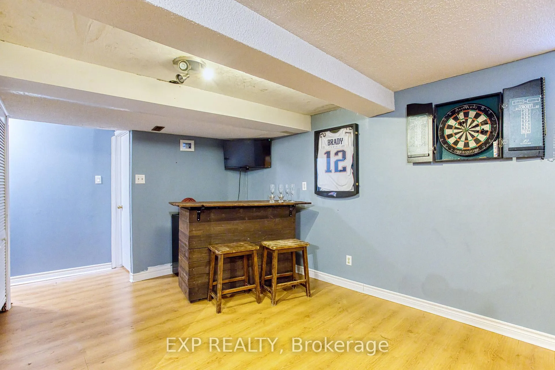 Photo 24 of 39 Regis Court, Hamilton, Stoney Creek — HOMEH