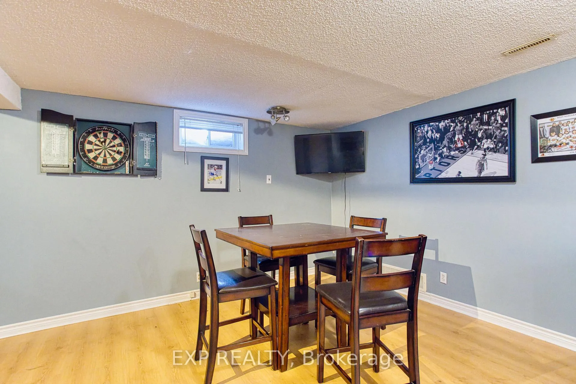 Photo 25 of 39 Regis Court, Hamilton, Stoney Creek — HOMEH
