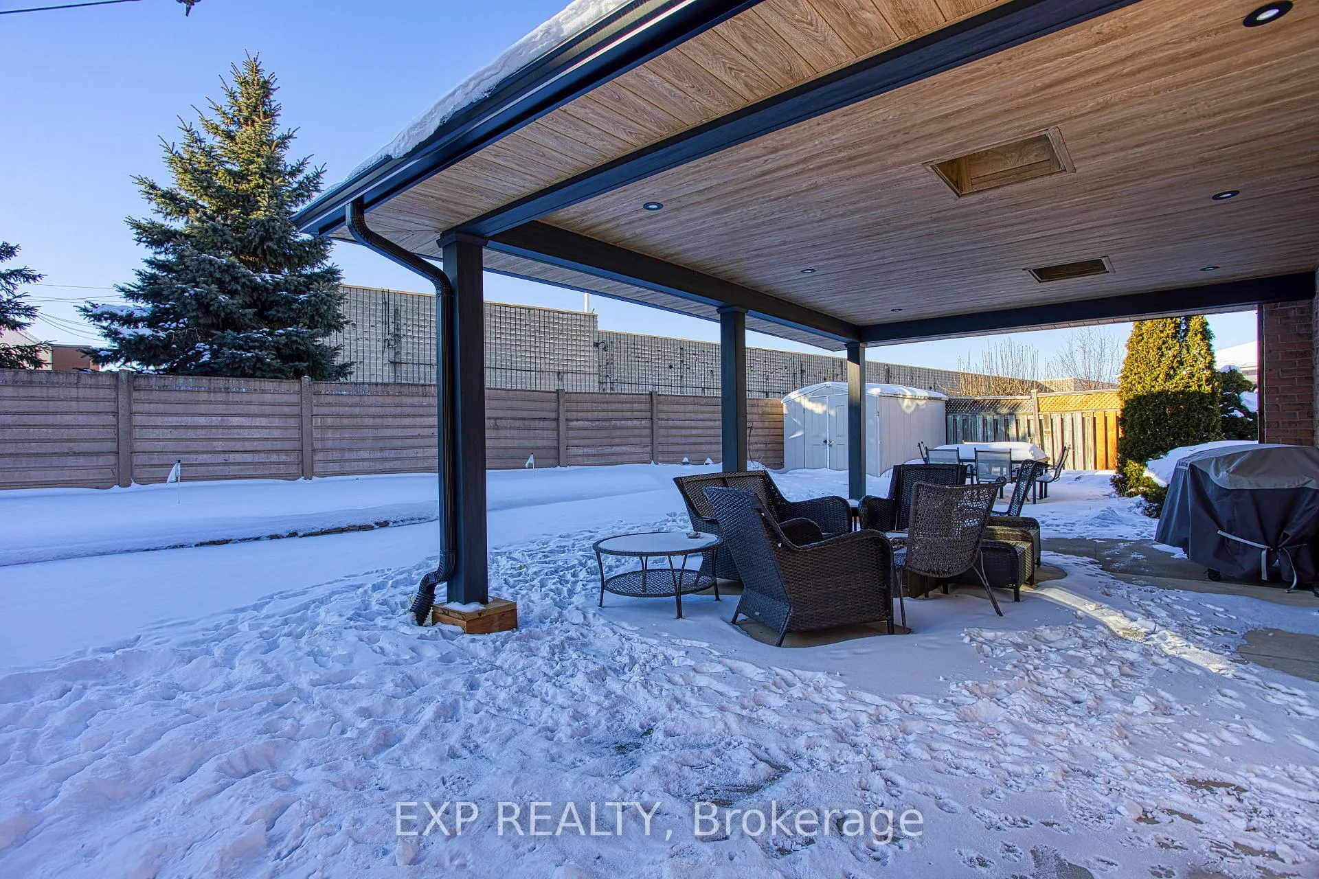 Photo 33 of 39 Regis Court, Hamilton, Stoney Creek — HOMEH