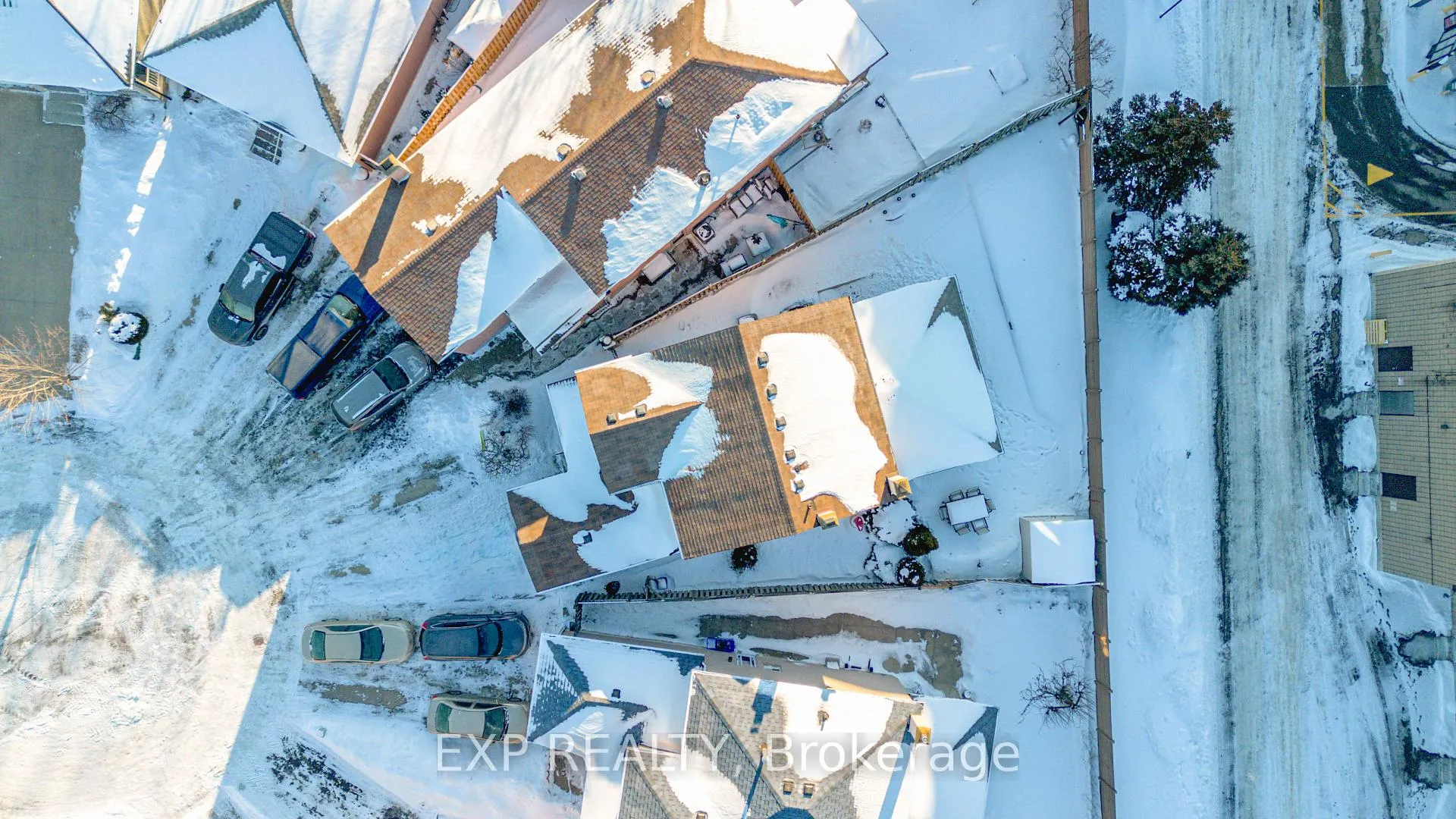 Photo 36 of 39 Regis Court, Hamilton, Stoney Creek — HOMEH