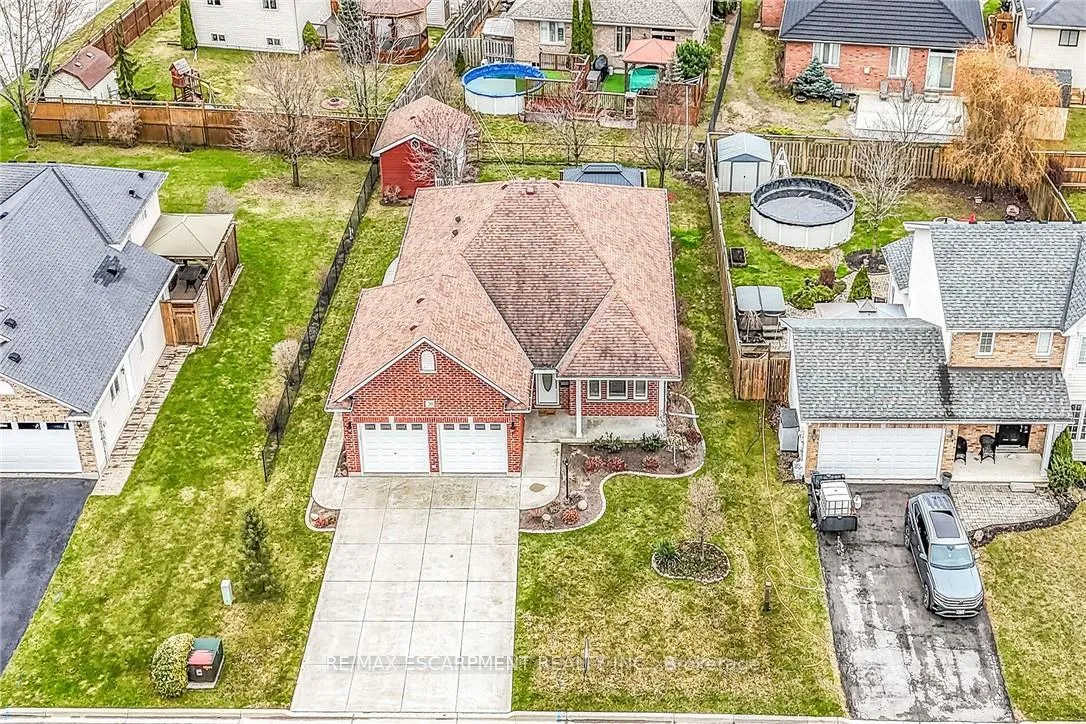 Photo 4 of 20 Oak Crescent, Haldimand — HOMEH