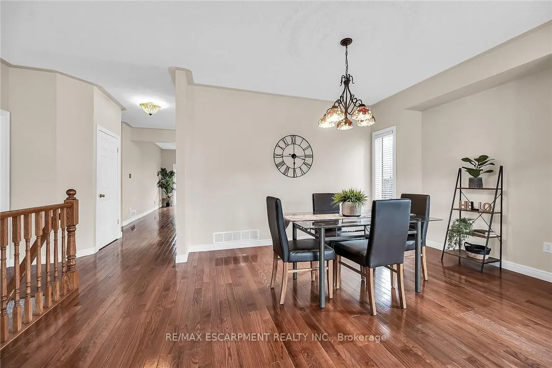 Photo 8 of 20 Oak Crescent, Haldimand — HOMEH