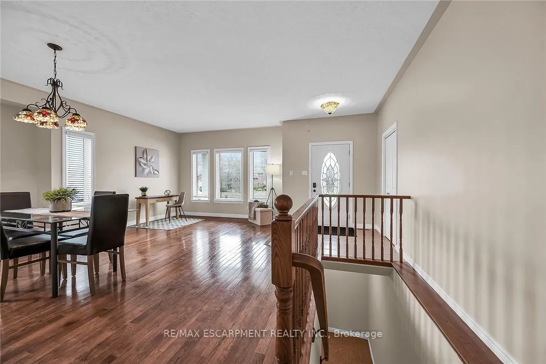 Photo 12 of 20 Oak Crescent, Haldimand — HOMEH