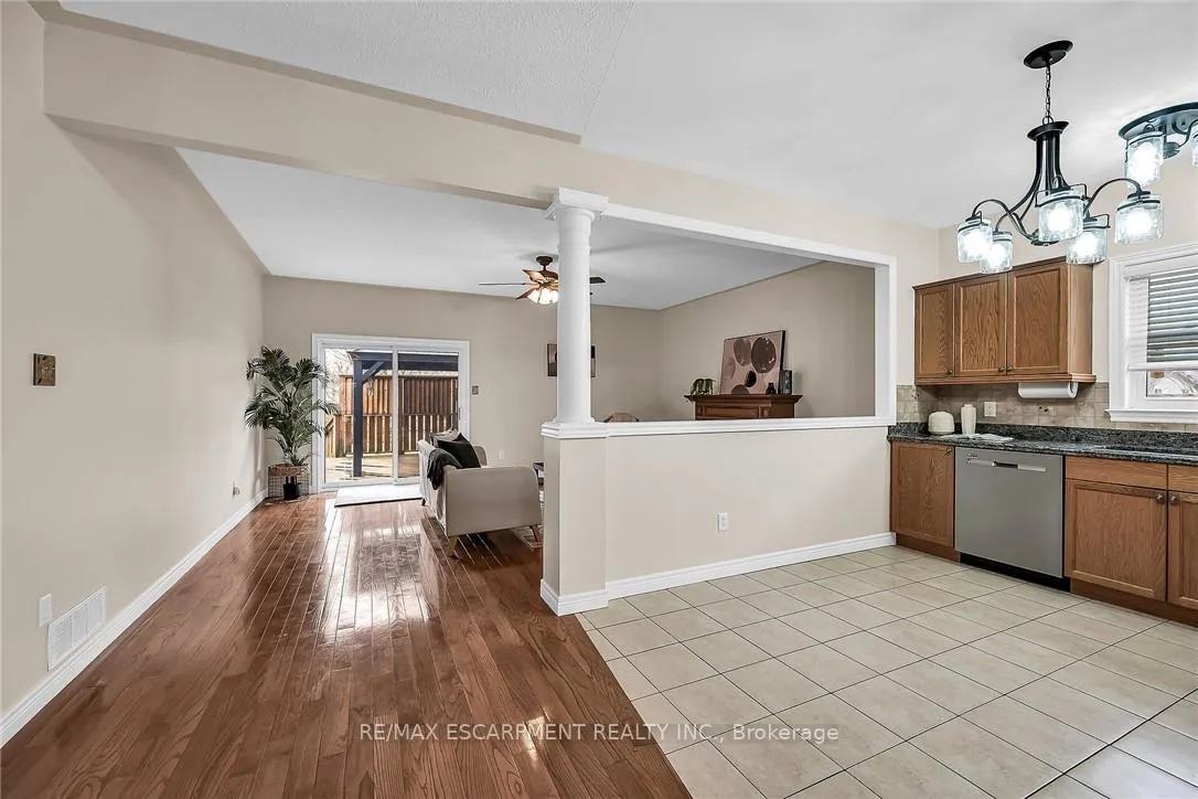 Photo 13 of 20 Oak Crescent, Haldimand — HOMEH
