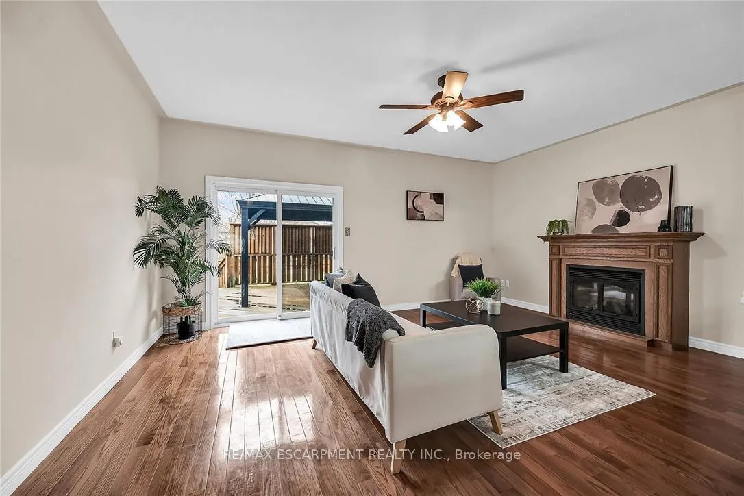 Photo 17 of 20 Oak Crescent, Haldimand — HOMEH
