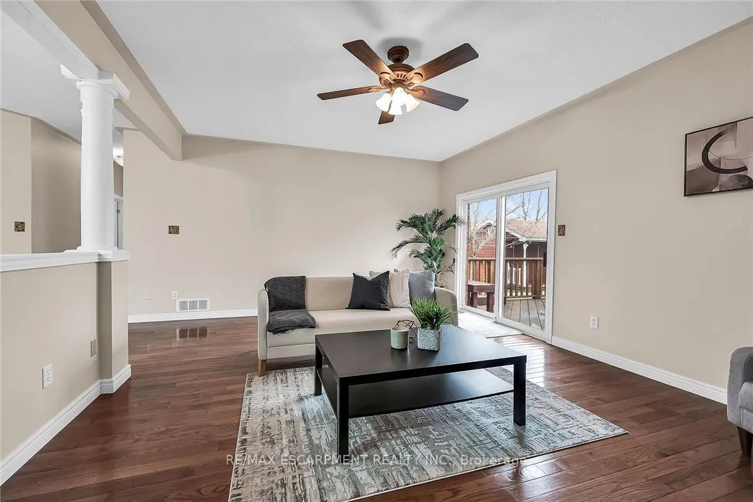 Photo 18 of 20 Oak Crescent, Haldimand — HOMEH