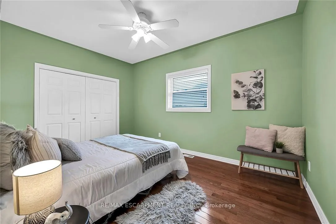 Photo 25 of 20 Oak Crescent, Haldimand — HOMEH