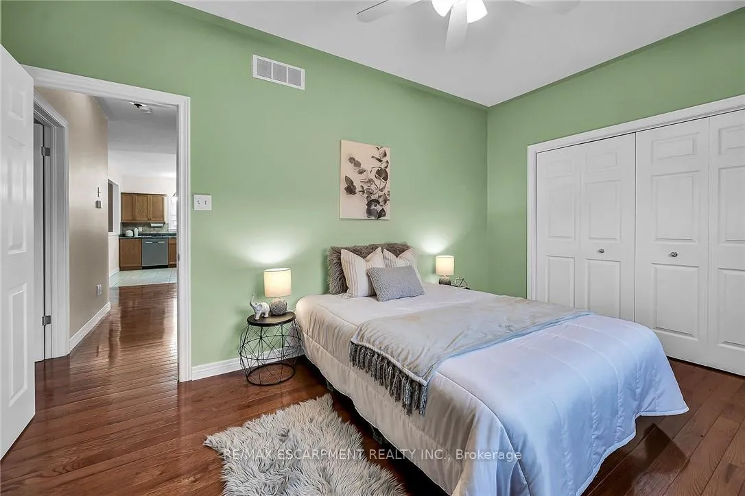Photo 26 of 20 Oak Crescent, Haldimand — HOMEH