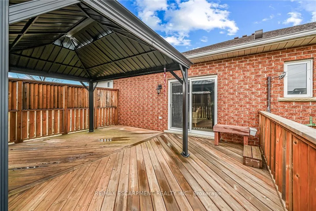 Photo 35 of 20 Oak Crescent, Haldimand — HOMEH