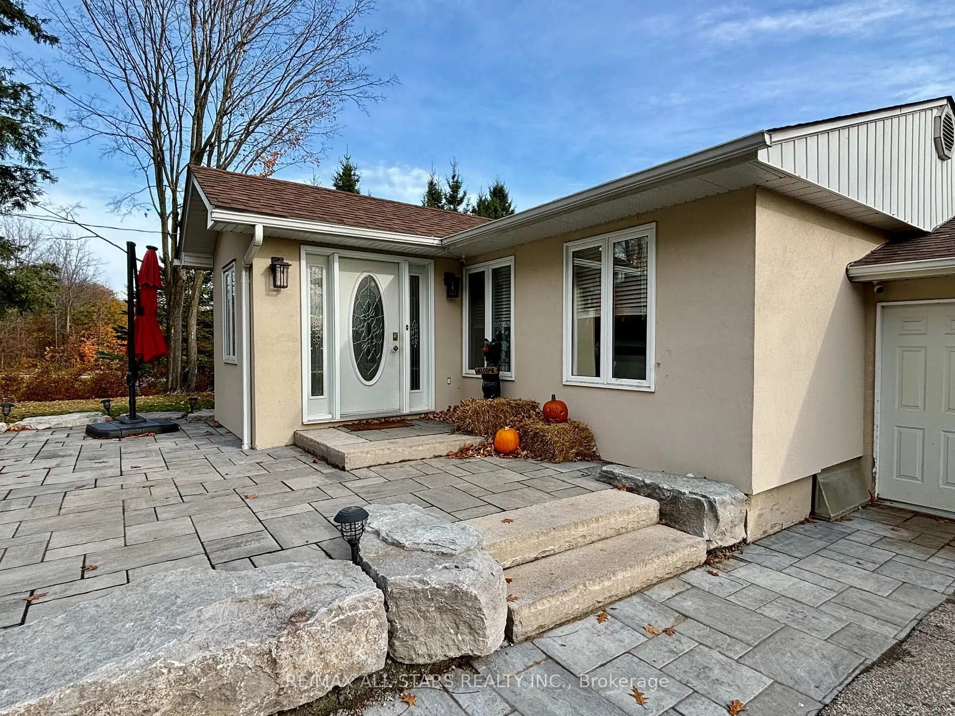 Photo 2 of 3553 20 Side Road, Innisfil, Rural Innisfil — HOMEH