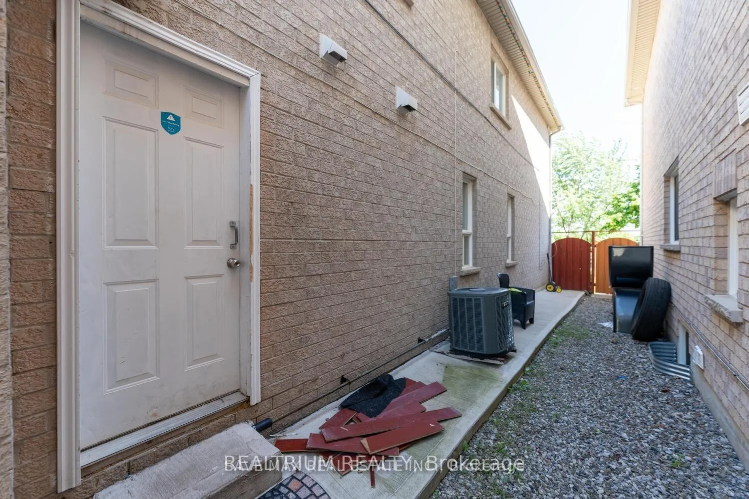 Photo 3 of Unit Bsmt, 29 Ranchero Drive, Brampton, Fletcher's Meadow — HOMEH