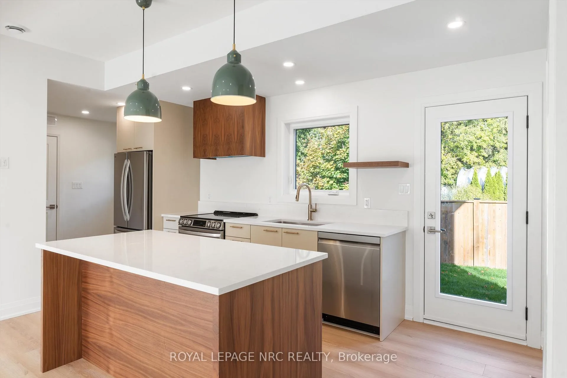 Photo 7 of 7619 Mulhern Road, Niagara Falls, Ascot — HOMEH