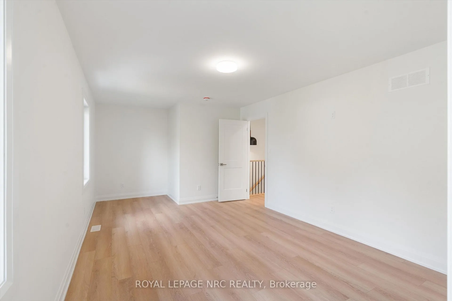 Photo 19 of 7619 Mulhern Road, Niagara Falls, Ascot — HOMEH