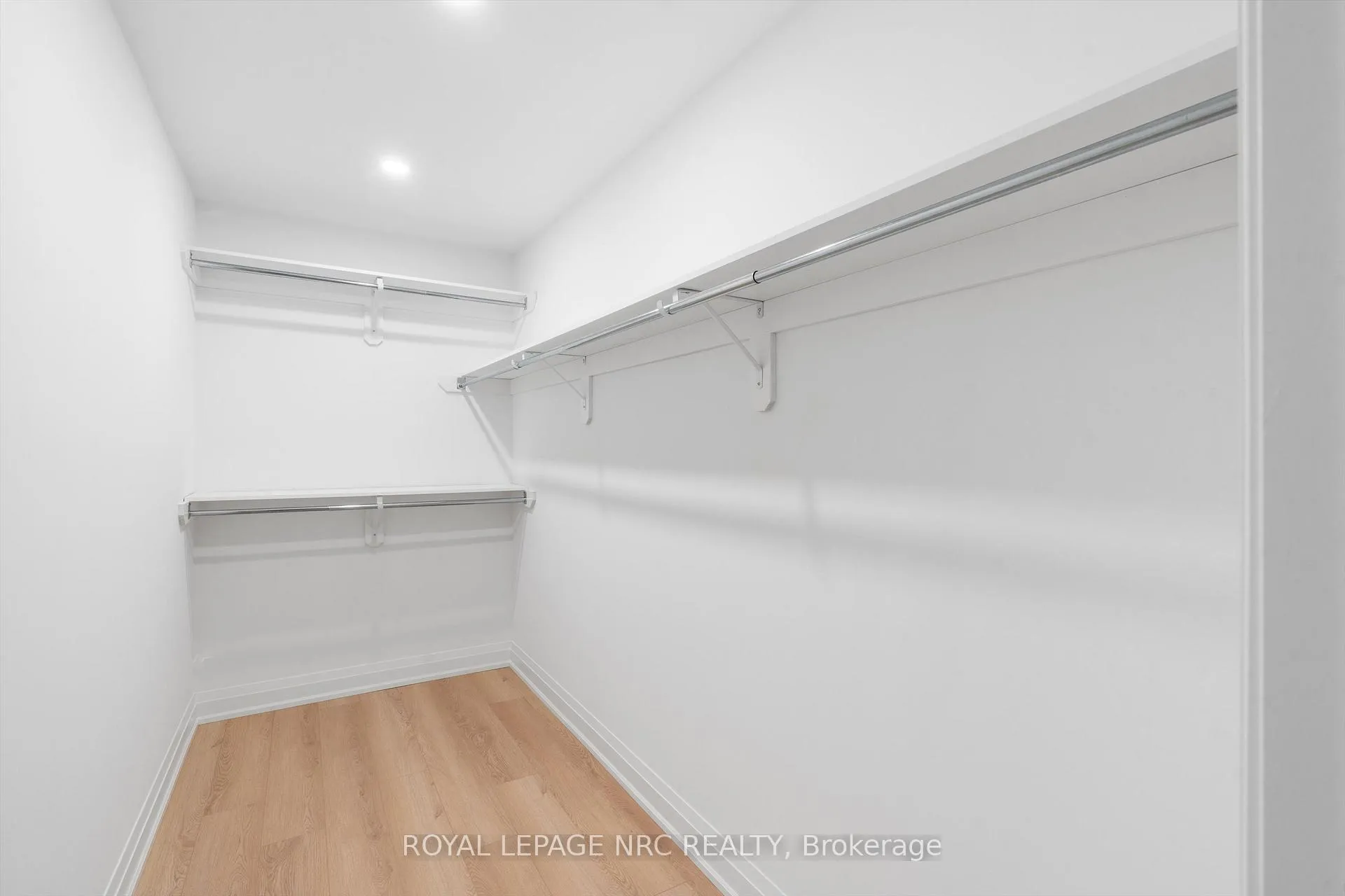 Photo 20 of 7619 Mulhern Road, Niagara Falls, Ascot — HOMEH