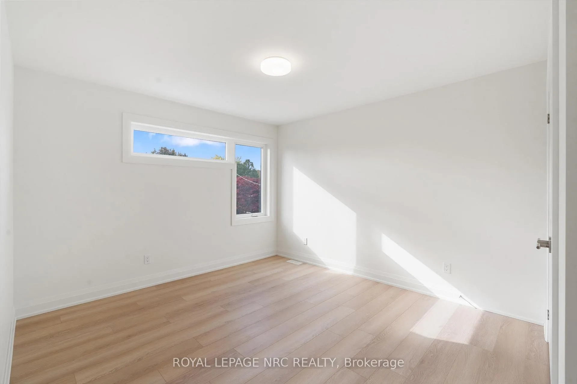 Photo 24 of 7619 Mulhern Road, Niagara Falls, Ascot — HOMEH