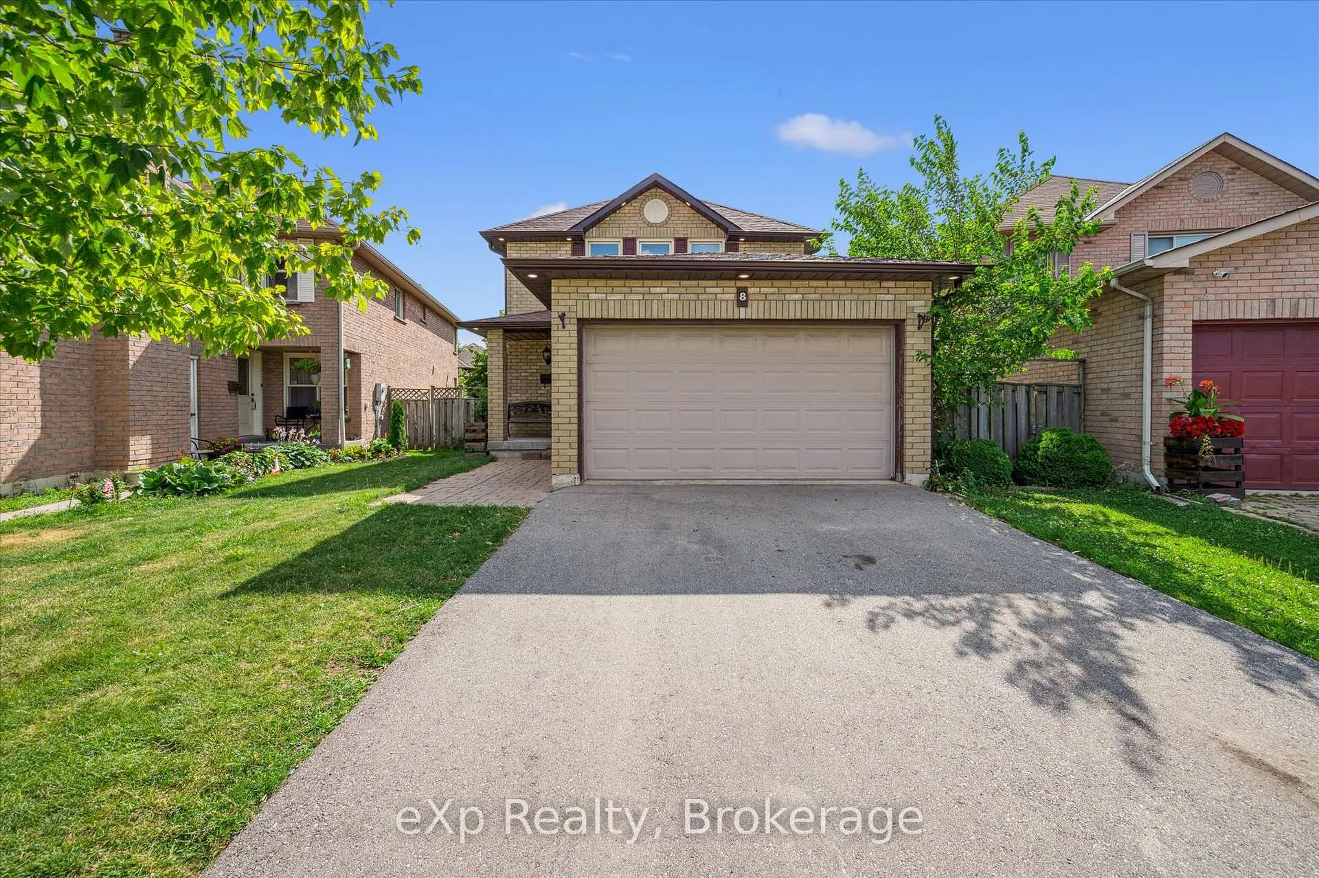 Photo 3 of 8 Lanercost Way, Brampton, Heart Lake East — HOMEH