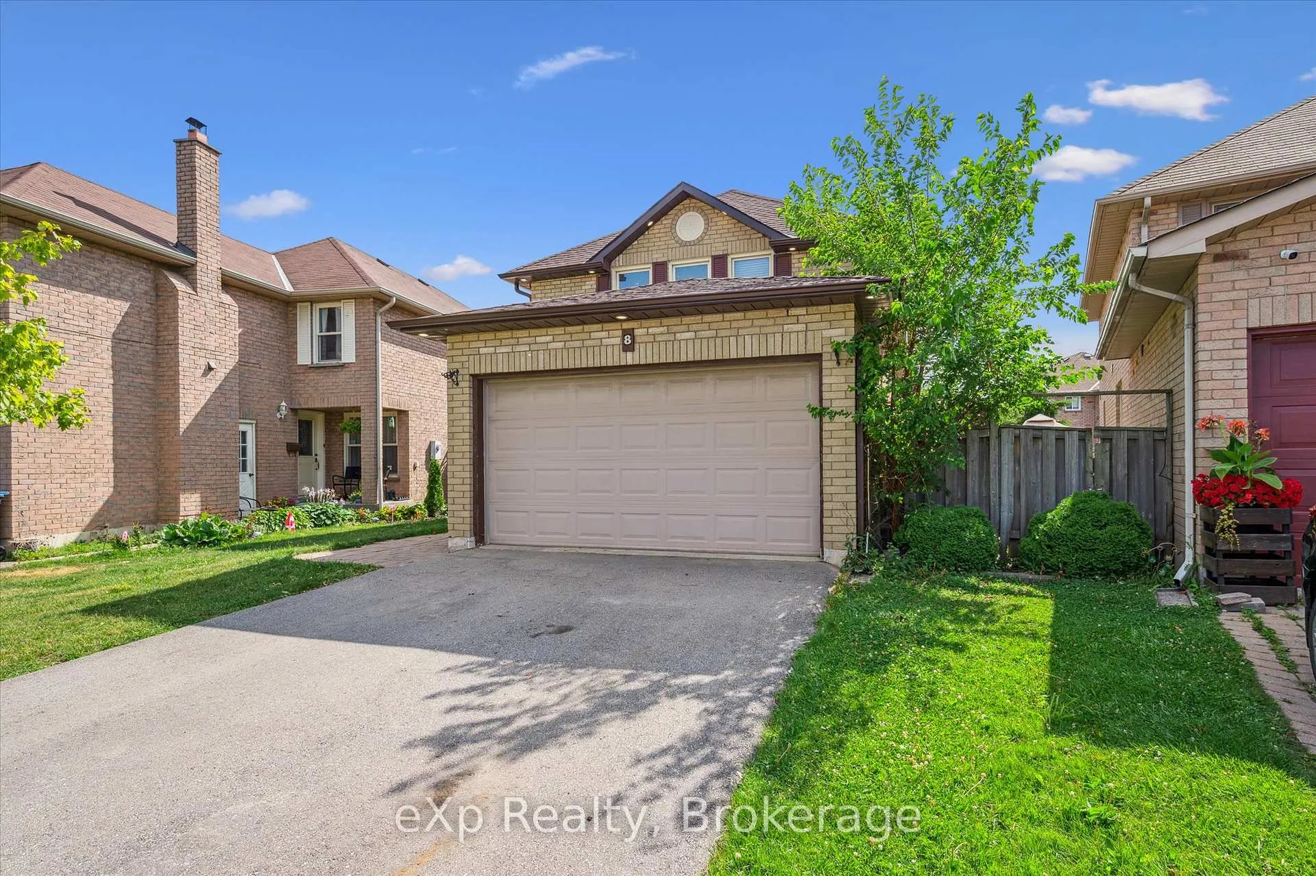 Photo 4 of 8 Lanercost Way, Brampton, Heart Lake East — HOMEH