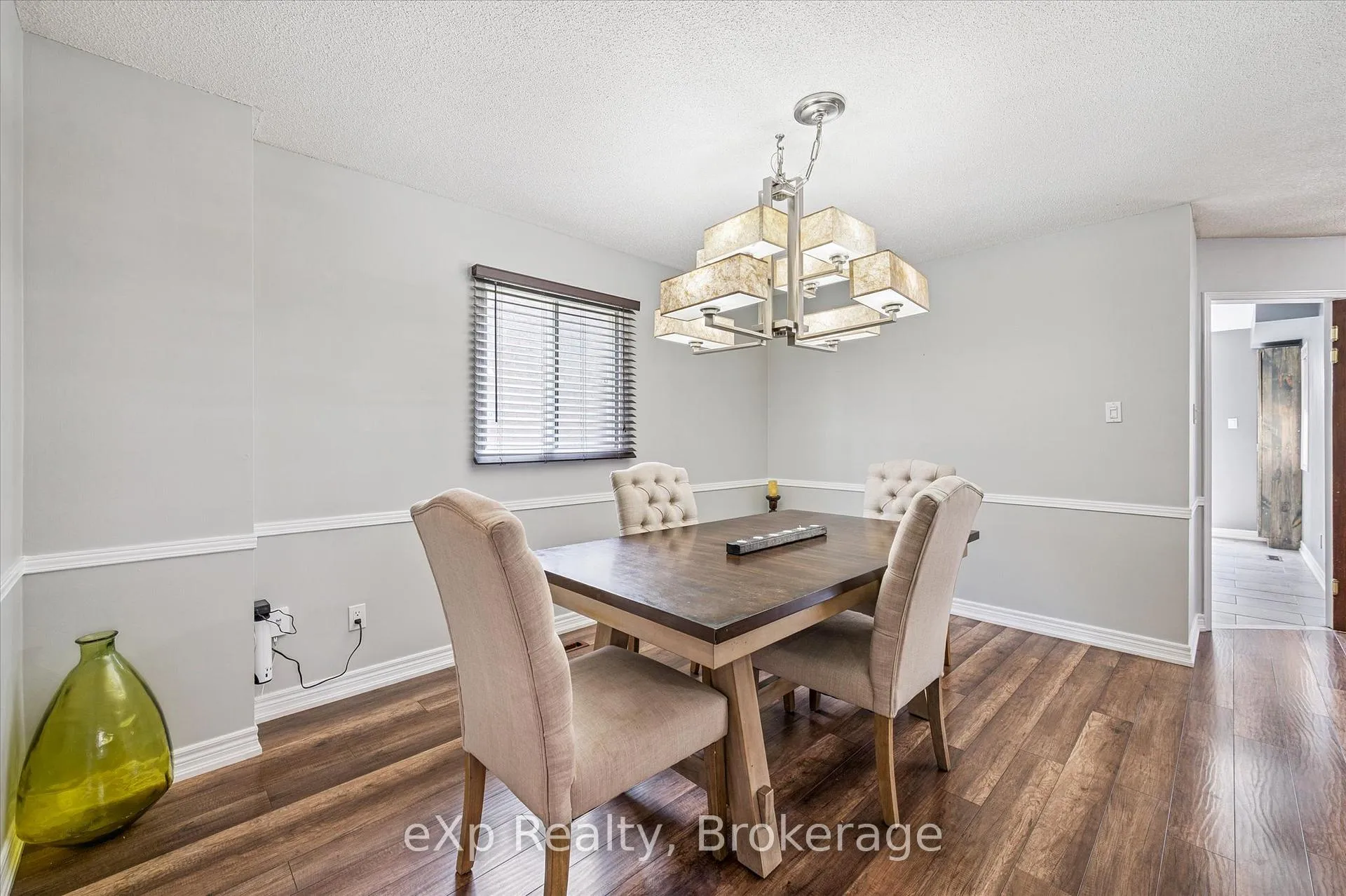 Photo 9 of 8 Lanercost Way, Brampton, Heart Lake East — HOMEH