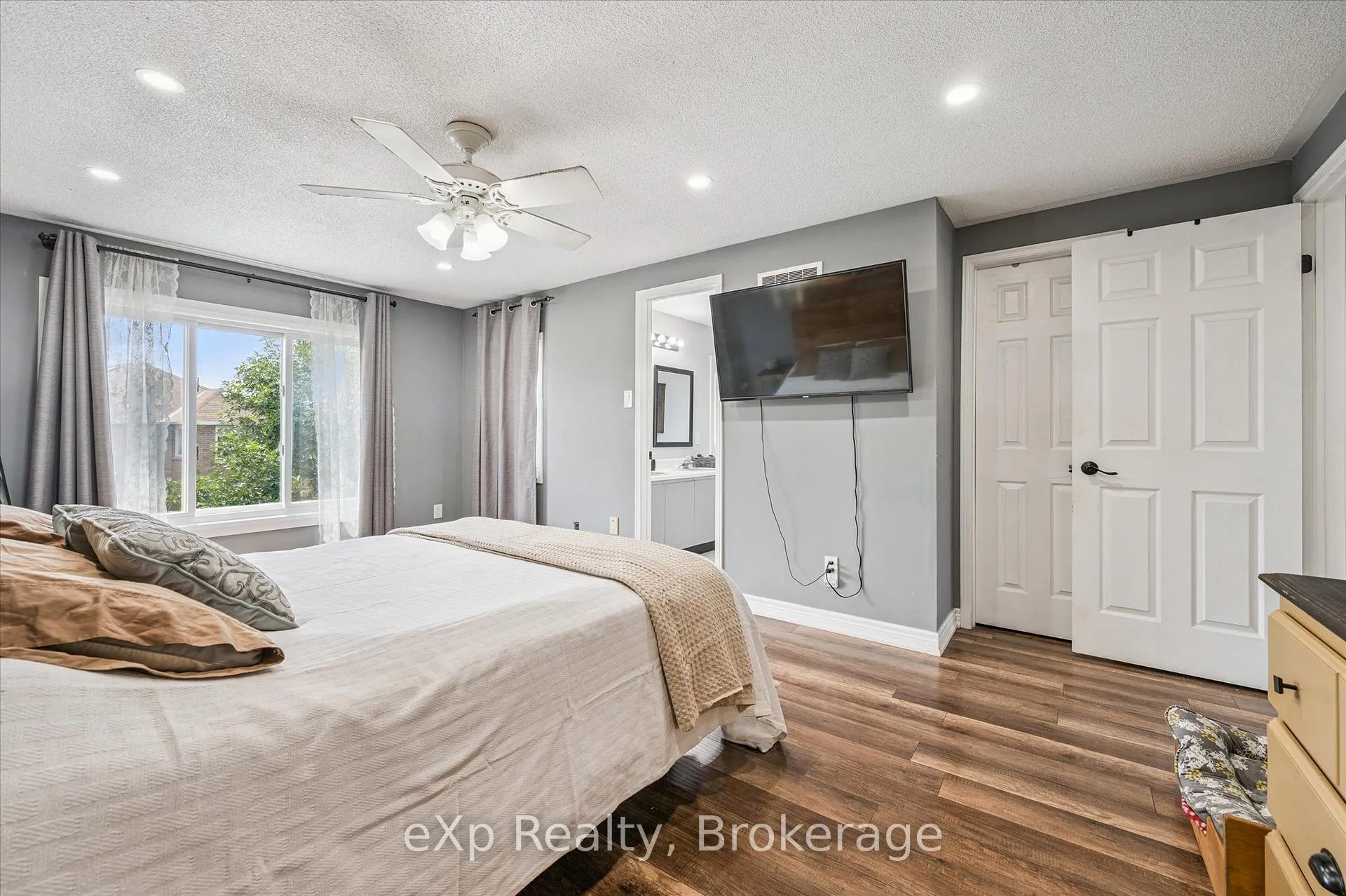 Photo 21 of 8 Lanercost Way, Brampton, Heart Lake East — HOMEH