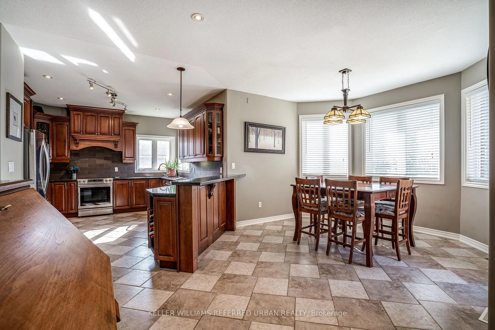 Photo 10 of 108 Sunnyridge Road, Hamilton, Jerseyville — HOMEH