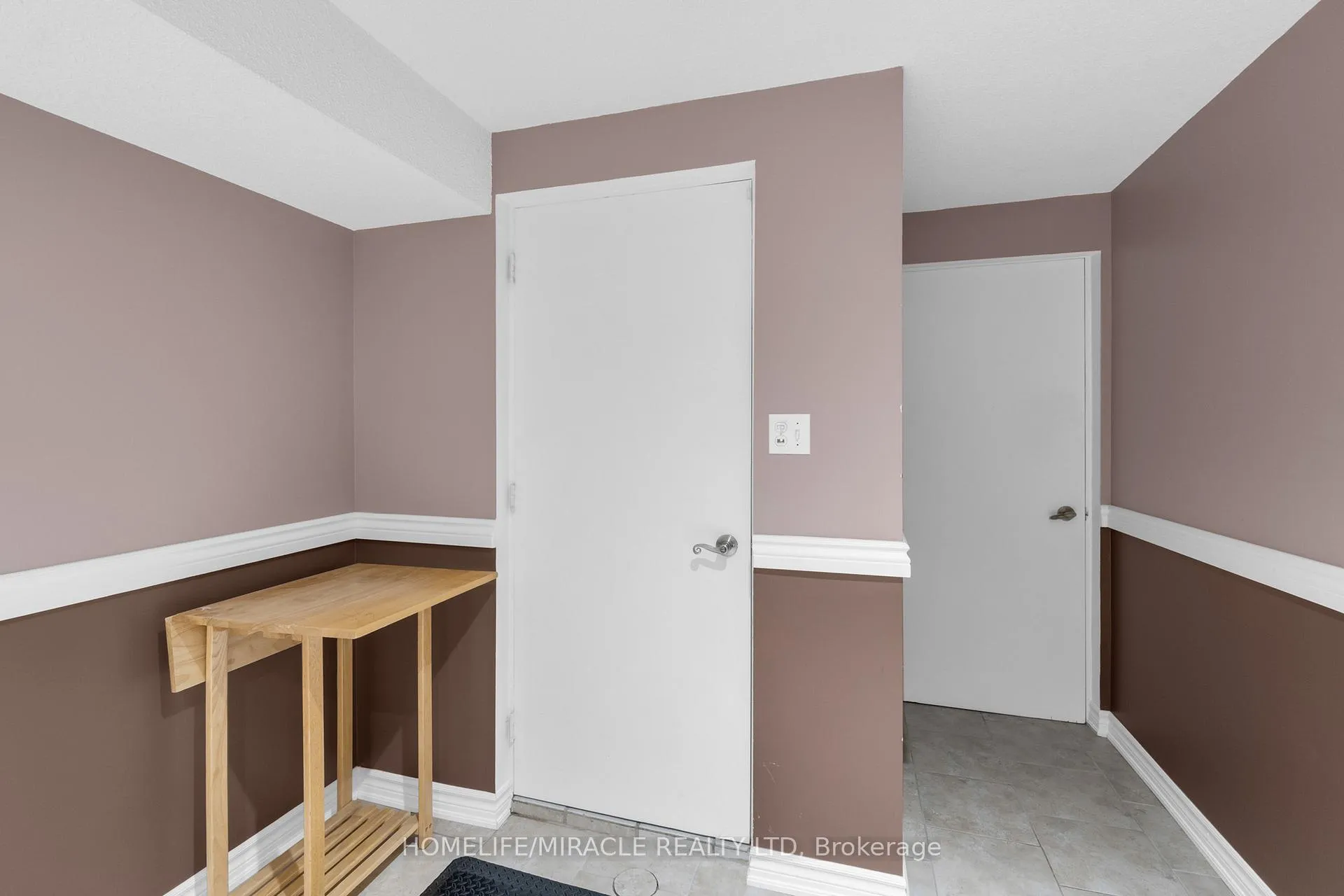 Photo 5 of 373 Forest Drive, Vaughan, West Woodbridge — HOMEH