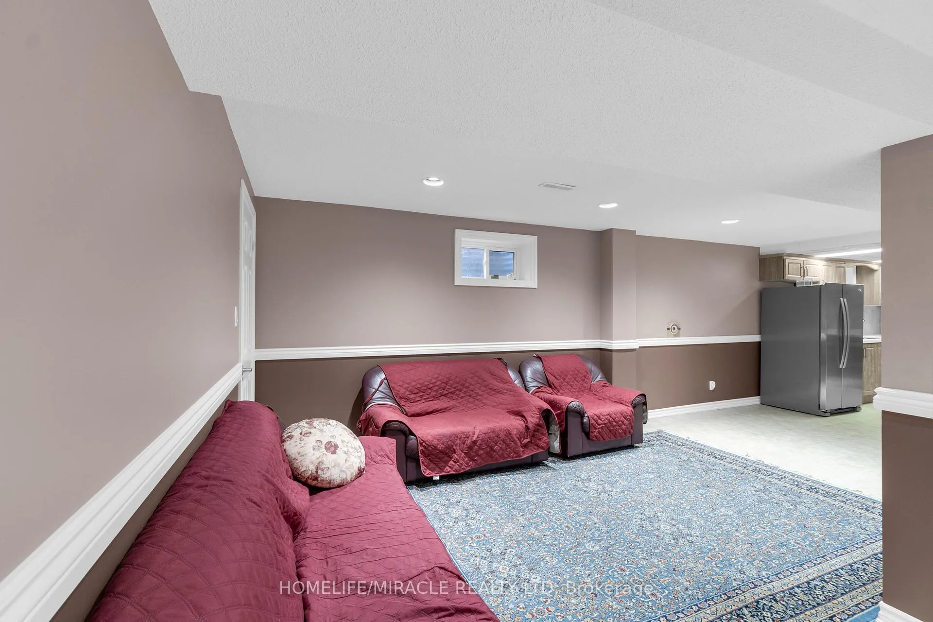 Photo 6 of 373 Forest Drive, Vaughan, West Woodbridge — HOMEH