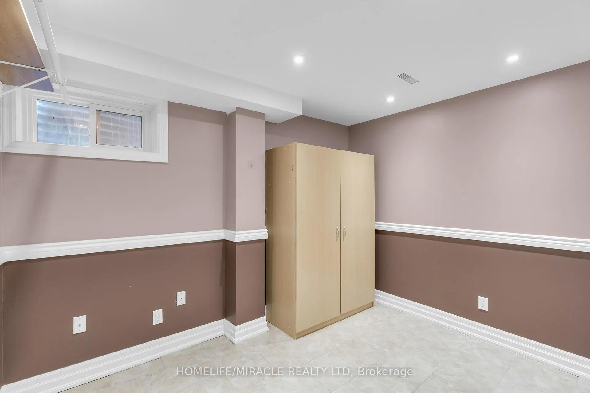 Photo 19 of 373 Forest Drive, Vaughan, West Woodbridge — HOMEH