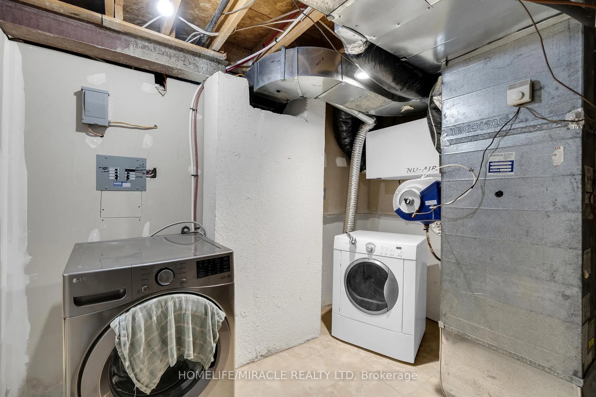 Photo 23 of 373 Forest Drive, Vaughan, West Woodbridge — HOMEH