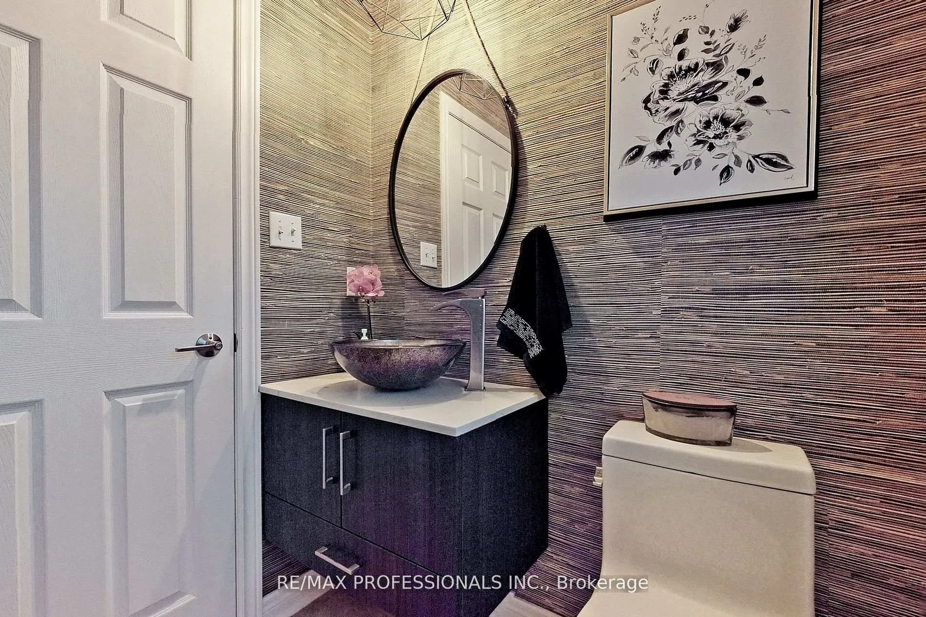 Photo 4 of Unit Upper Unit, 35 Perkins Drive, Brampton, Northwest Sandalwood Parkway — HOMEH