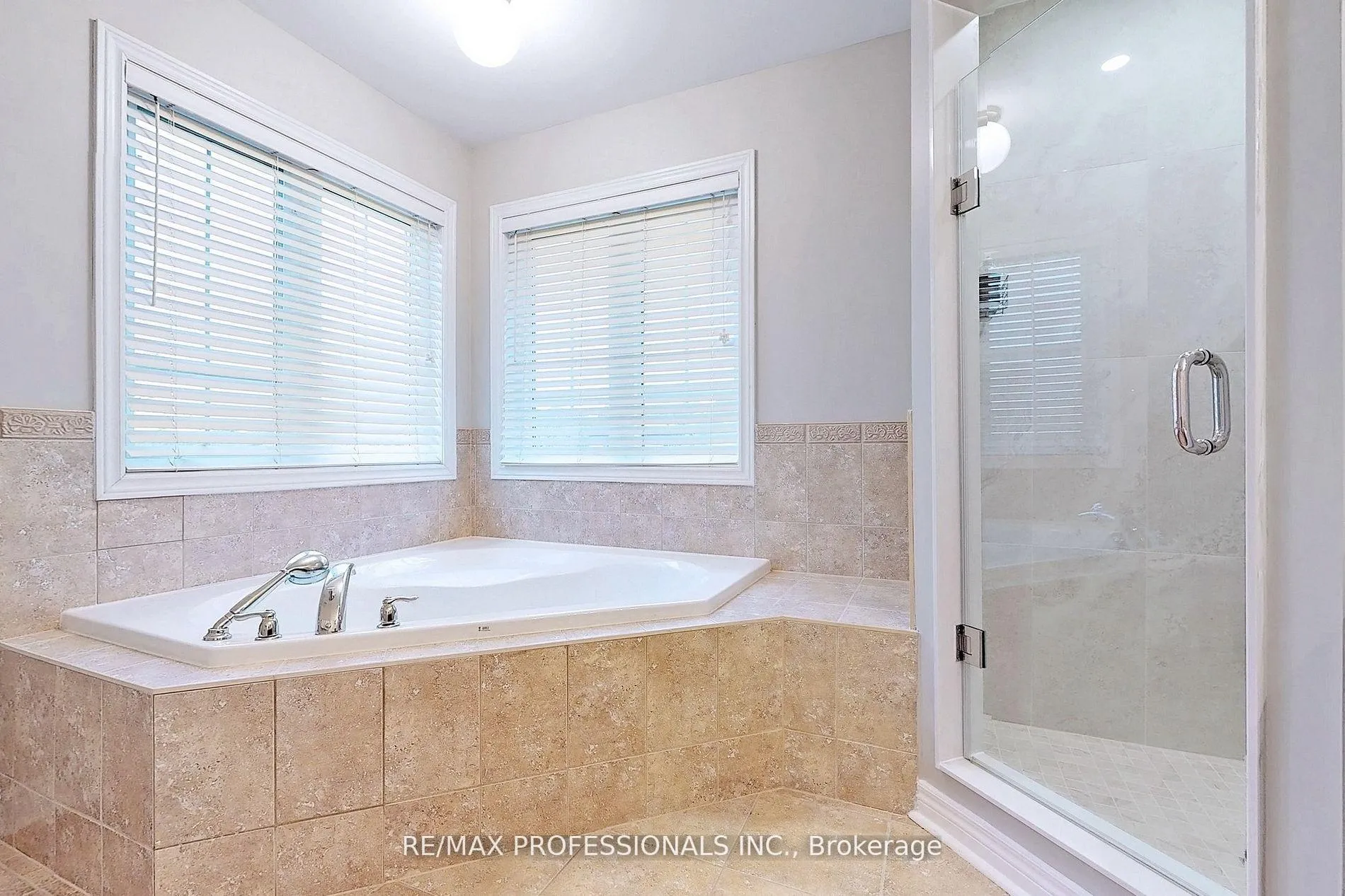 Photo 13 of Unit Upper Unit, 35 Perkins Drive, Brampton, Northwest Sandalwood Parkway — HOMEH